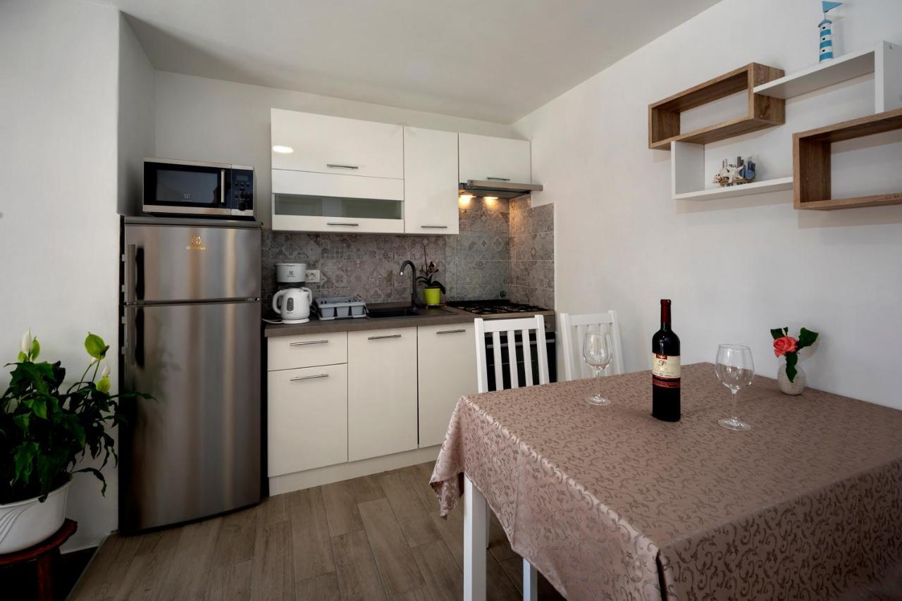 Apartments Rafael ポレッチ エクステリア 写真